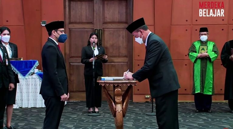 Prof Martono Resmi Dilantik Sebagai Rektor UNNES yang Baru