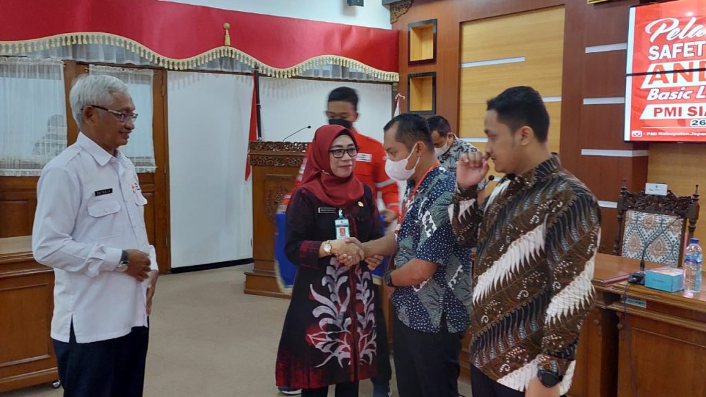 Tekan Angka Kecelakaan, PMI Jepara Bekali Pengemudi Ambulans Desa, Safety Driving dan Basic Life