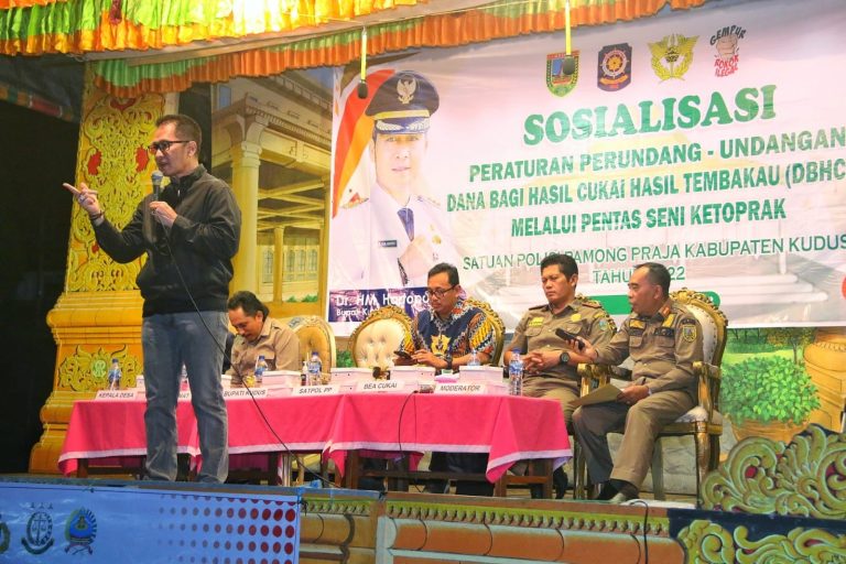 Pemkab dan Bea Cukai Kudus, Sosialisasikan DBHCHT Lewat Pertunjukan Ketoprak