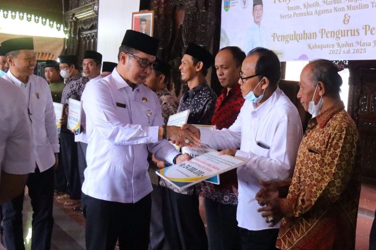 Pengurus BWI Kudus Diminta Kelola Wakaf Secara Profesional
