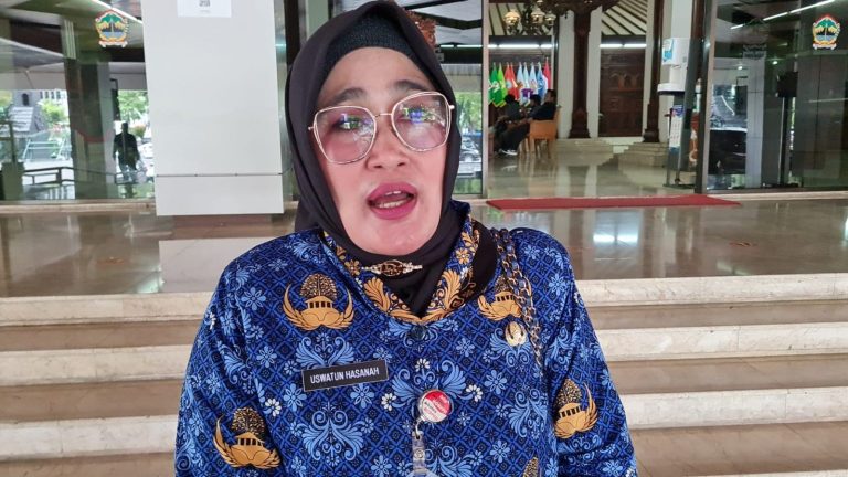Hari Guru Nasional, Ganjar Sejahterakan 5.000 GTT dengan Gaji UMK
