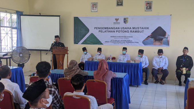 Baznas Buat Pelatihan Potong Rambut Bagi Para Mustahik
