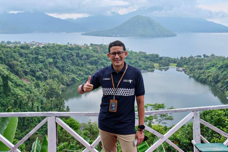 Menparekraf Sebut Pulau Maitara Salah Satu Daya Tarik Wisata Terkuat di Ternate