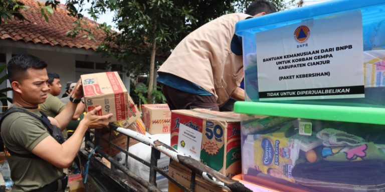 Tim Gabungan Distribusikan Bantuan ke Dua Kecamatan Terdampak Gempa Cianjur