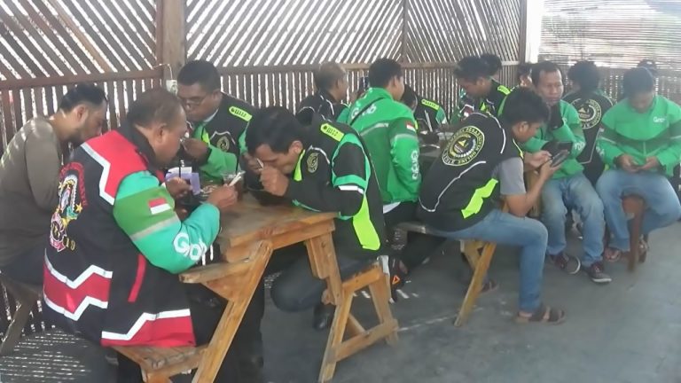 Sambut Hari Perhubungan, Ratusan Ojol Geruduk Rumah Makan Mie Loka.