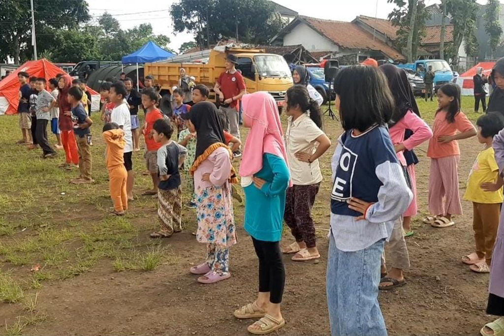 Diajak Bermain dan Bernyanyi, LDP Kemensos Ukir Senyum Ceria Anak-anak Penyintas Gempa Cianjur