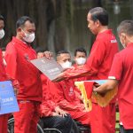 Presiden Jokowi Serahkan Bonus Rp 309 M, untuk Atlet ASEAN Paragames XI 2022
