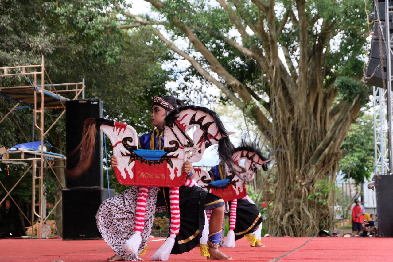 Lomba Jaran Kepang SD dan SMP Meriahkan Hari Jadi Temanggung