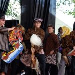 Seribu Pelajar SD Menari Bersama Tarian Kuda Lumping