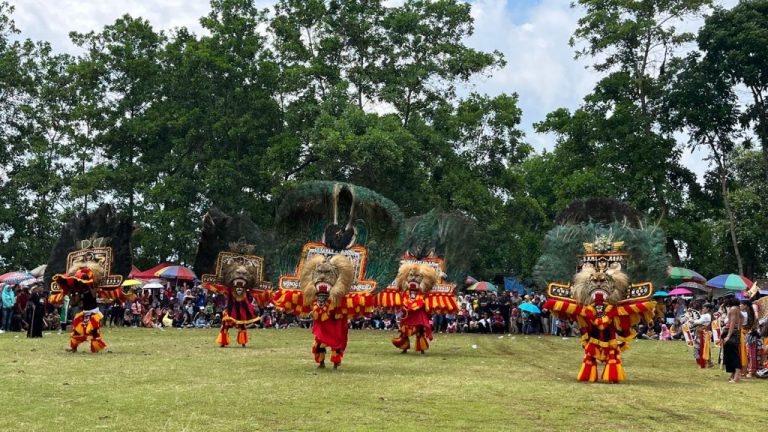 “Warok” Wonogiri Langgengkan Kesenian Reog