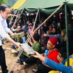Presiden Berikan Bantuan kepada Para Pengungsi Terdampak Gempa Bumi di Cianjur