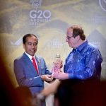 Jokowi Raih Global Citizen Award dari Atlantic Council