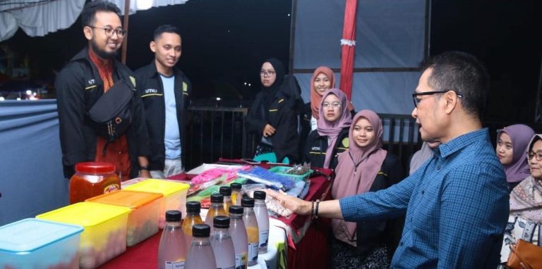 Buka Pasar Rakyat di Kaliwungu, Bupati Ungkap Prestasi Membanggakan Kabupaten Kudus