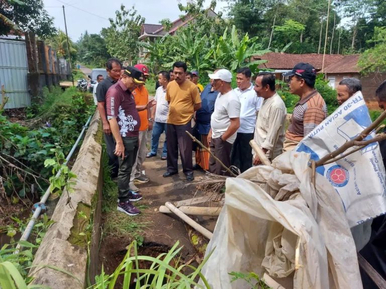 Jembatan Kalitempur Alami Kerusakan, Pj Bupati Jepara Tinjau Langsung