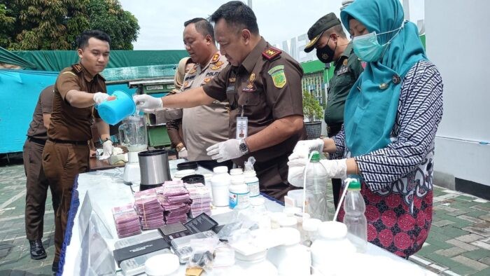 Kejari Demak Musnahkan BB Hasil Kejahatan