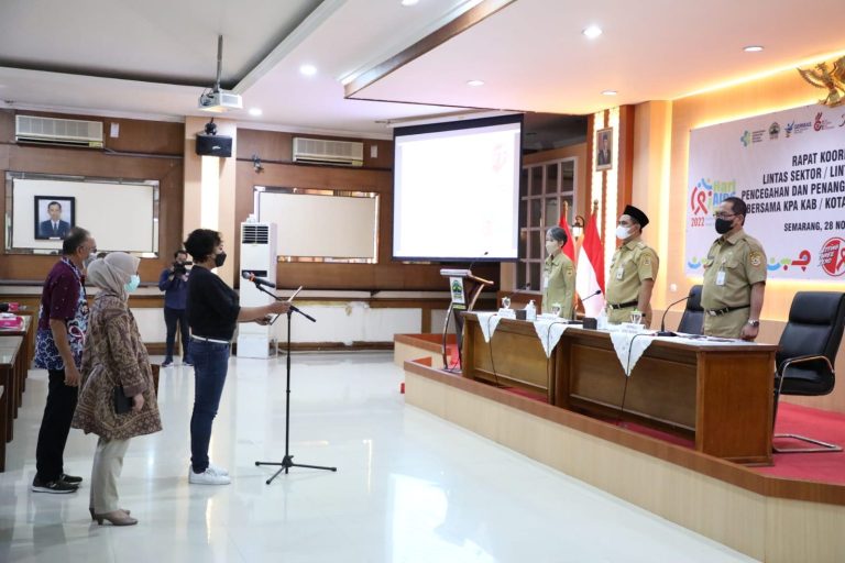 Tangani HIV/AIDS, Gus Yasin Tekankan Agar Petugas Raih Kepercayaan ODHA