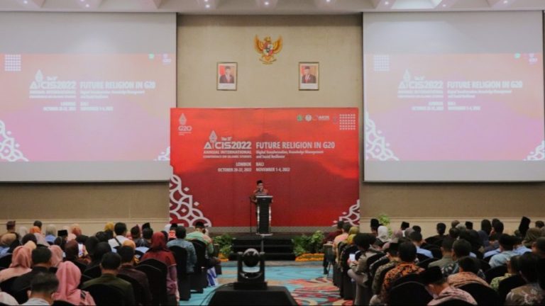 Wamenag Harap AICIS Lakukan Aksi Nyata bagi Perdamaian Dunia, Tidak Hanya Dokumen Deklarasi