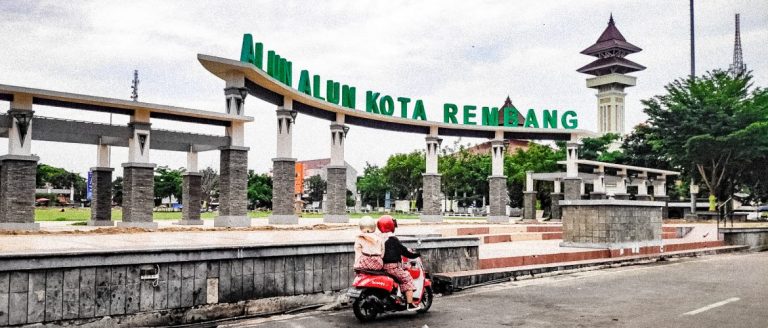 Usai Disuntik Dana Rp 1,7 M, Renovasi Tahap Pertama Alun-alun Rembang Lebih Benderang