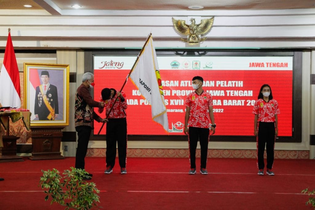 Gubernur Melepas 221 Atlet dari Kontingen Jateng ke Pomnas XVII 2022
