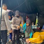 Rumahnya Rusak Akibat Gempa Cianjur, Seorang Polwan Tetap Layani Para Korban