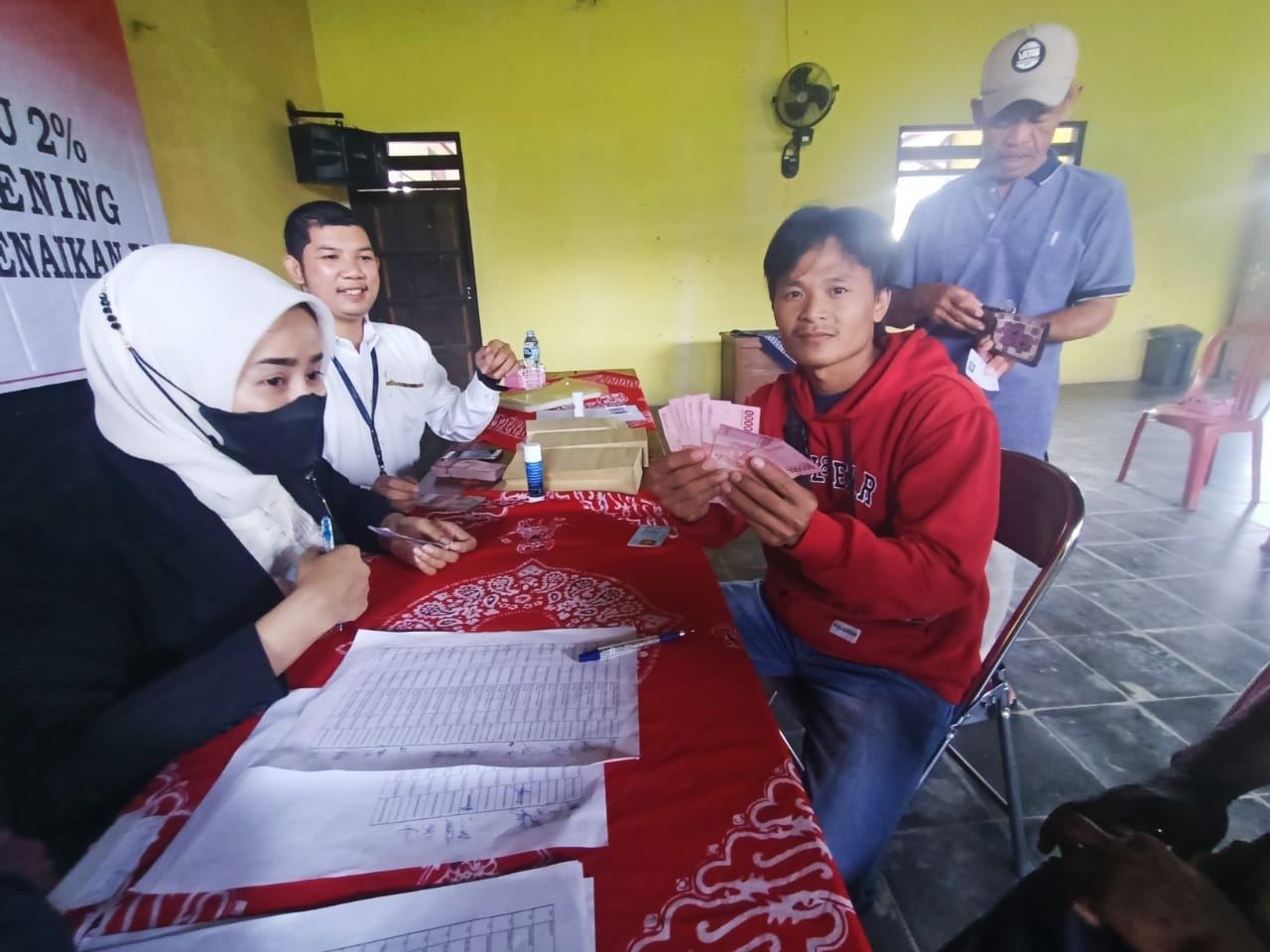 Ratusan Nelayan Rawa Pening Terima Bantuan Sosial Tunai