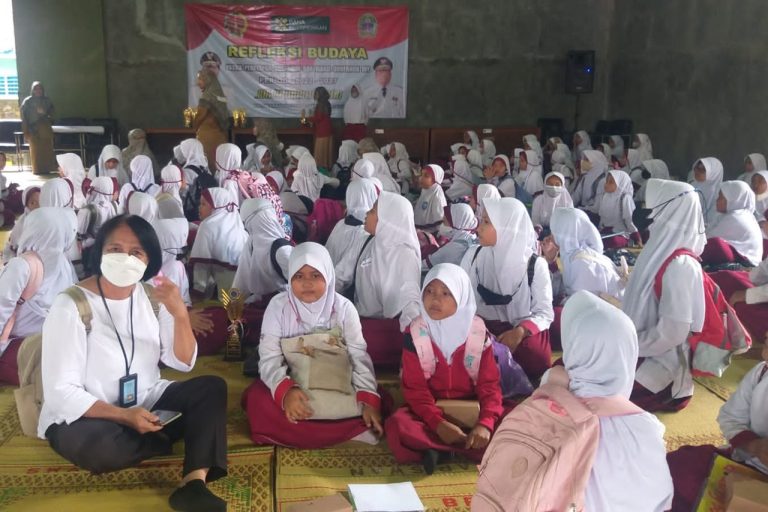Menko PMK Serahkan Bantuan dan Terjunkan Tim LDP untuk SD Muhammadiyah 3 Bogor