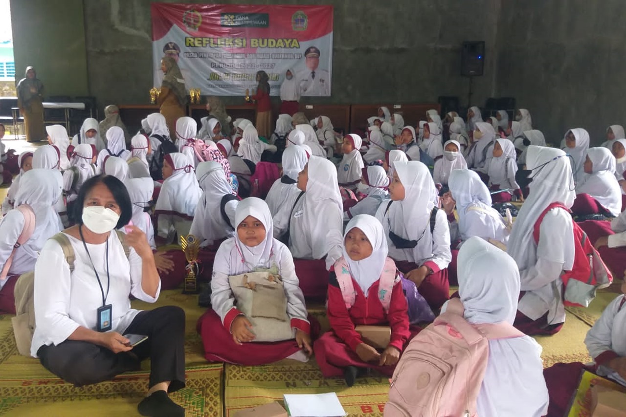 Menko PMK Serahkan Bantuan dan Terjunkan Tim LDP untuk SD Muhammadiyah 3 Bogor