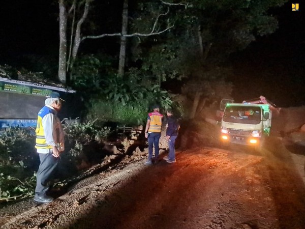 Kementerian PUPR Fokus Tangani Longsoran di Jalan Nasional Cianjur-Puncak