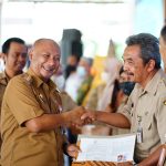 Pj Bupati Pati Serahkan 135 SK Pensiun ASN