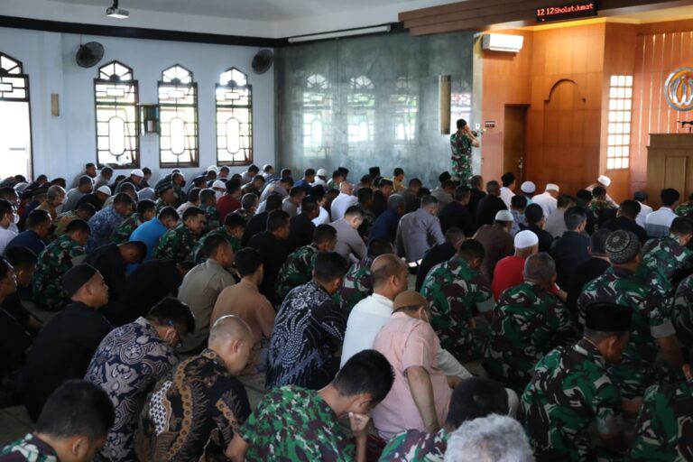 TNI-Polri Siapkan Personel Kawal Delegasi KTT G20 Saat Beribadah