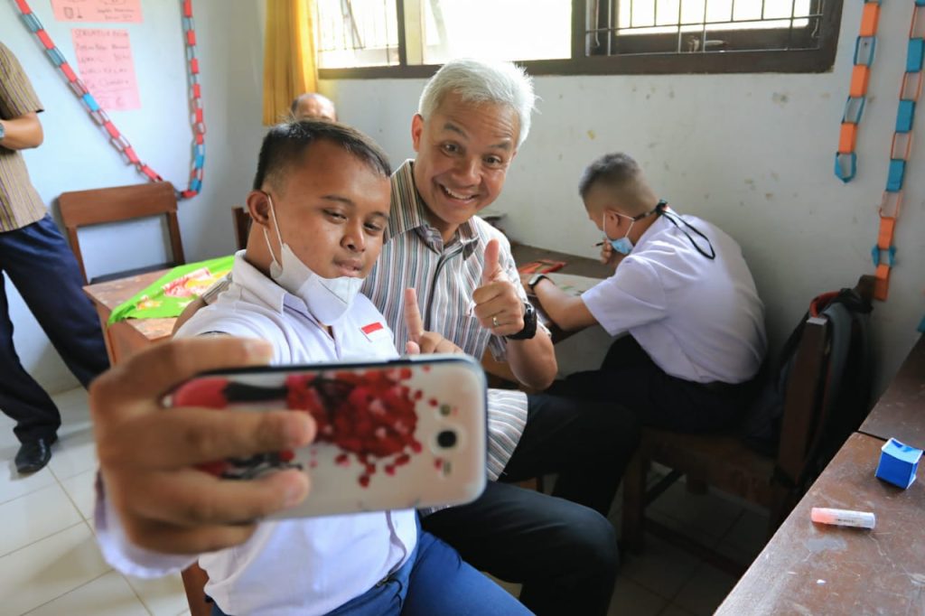 Ganjar Minta Semua Pihak Peduli Anak Berkebutuhan Khusus