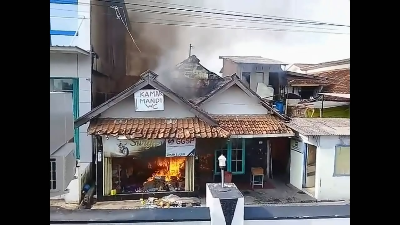 Rumah di Samping Masjid Agung Demak Terbakar, Kerugian Rp 250 Juta