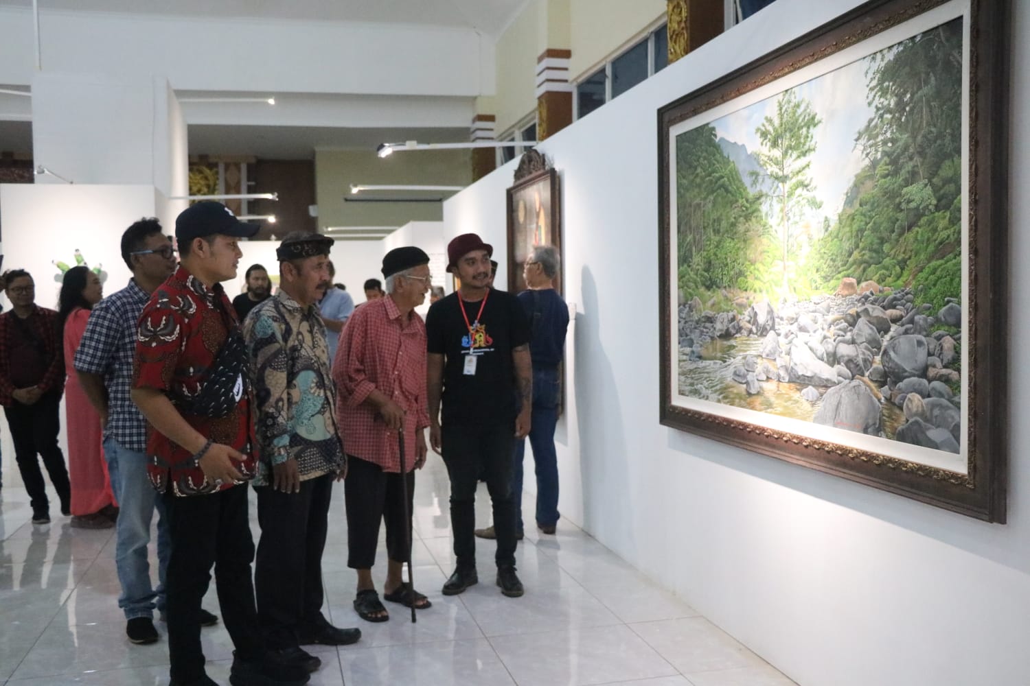 Puluhan Lukisan Pesisiran Dipamerkan, Usung Pesan Pelestarian Lingkungan