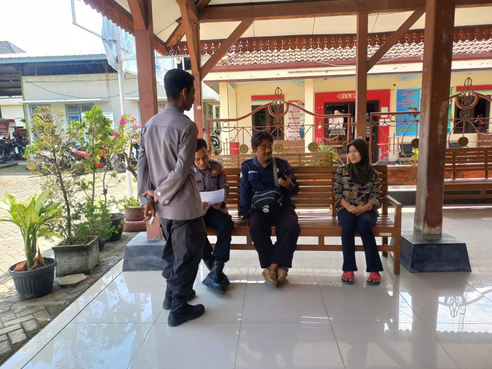 Polisi Pertemukan Orang Terlantar di Grobogan dengan Keluarganya di Majene Melalui Video Call