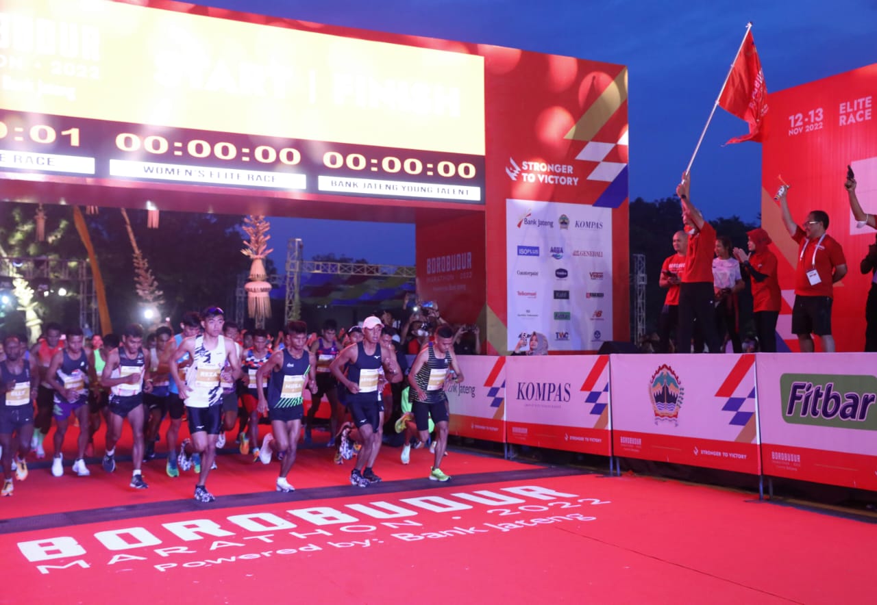 Ribuan Runner Ikuti Borobudur Marathon 2022