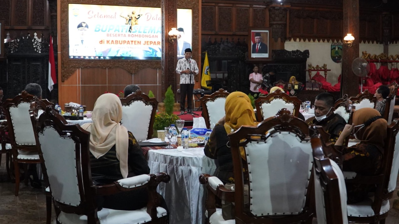 5 Mustahik Pelaku Usaha Terima Bantuan Modal Usaha dari Baznas
