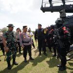 Kapolri Bersama Panglima TNI Pimpin Apel Gelar Pasukan Operasi Puri Agung 2022