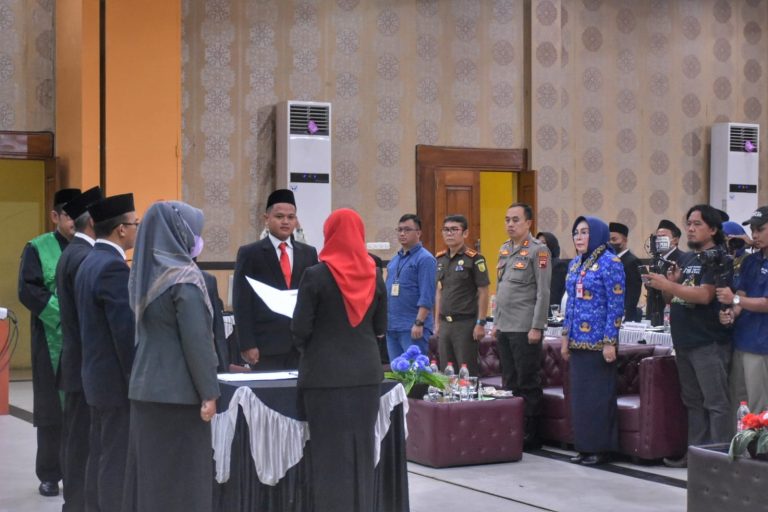 56 Anggota Panwaslu Grobogan Resmi Dilantik