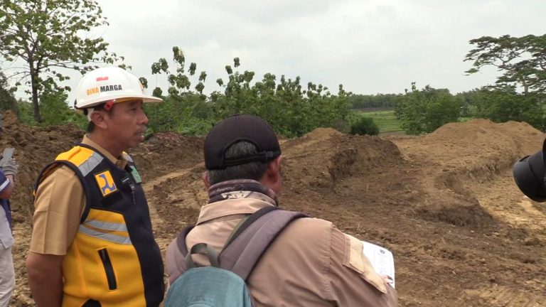 Tinjau Proyek Infrastruktur, Bupati Rembang Minta Selesai Sesuai SOP