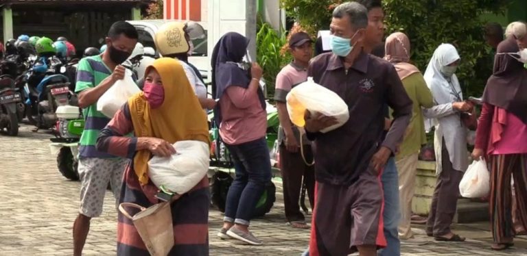 Jinakkan Inflasi, Pemkab Rembang Sebar 9.333 Paket Sembako Murah