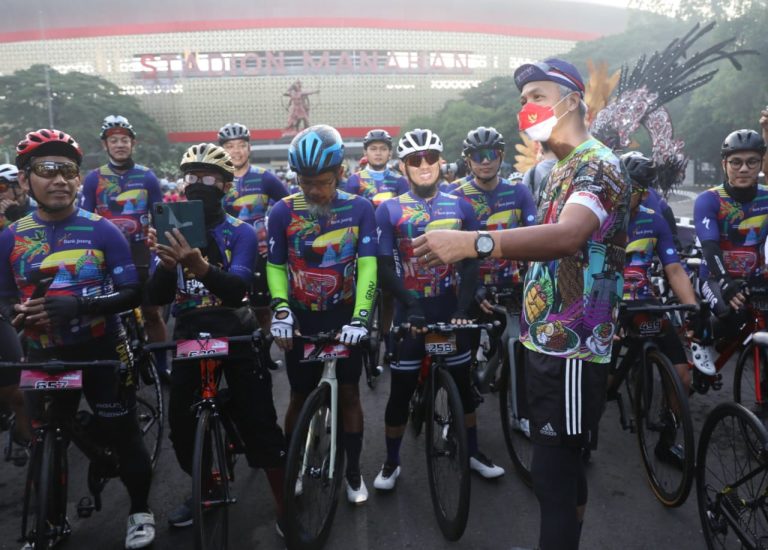 TDB Hari Pertama 2022, Atlet Sepeda Disuguhi Trek yang Menantang dan Pemandangan Indah