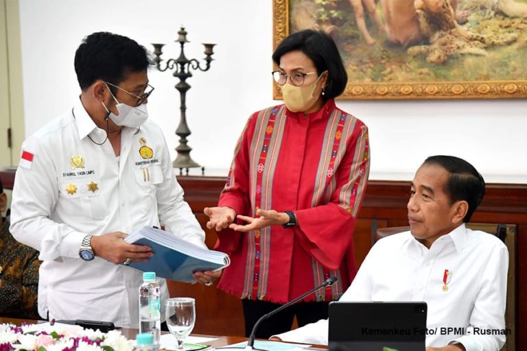 Sri Mulyani Umumkan Kenaikan CHT Sebesar 10 Persen pada 2023 dan 2024