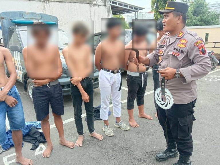 Polsek Sukolilo Amankan Lima Pelajar yang Diduga akan Tawuran