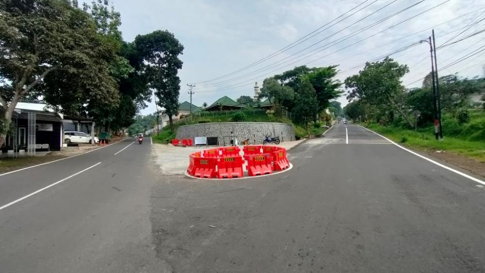 Permudah Akses Jalan Bandar, Pondok Modern Tazzaka Berikan Tanah untuk Pelebaran Pertigaan