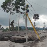 Pulihkan Kelistrikan Pasca Erupsi, Warga Semeru Kembali Terang