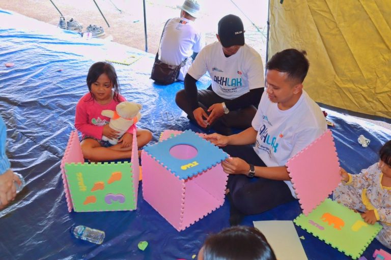 Kuatkan Korban Gempa Cianjur, KAI dan BUMN Berikan Trauma Healing
