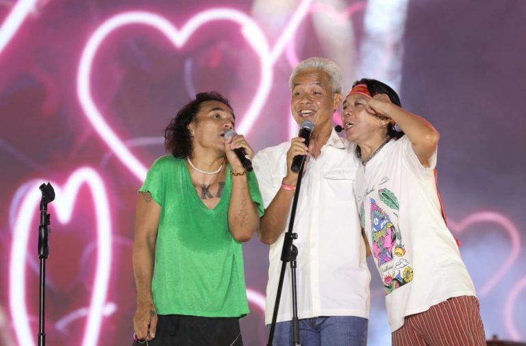 Ganjar Persembahkan “Terlalu Manis” untuk Konser HUT ke-39 Slank