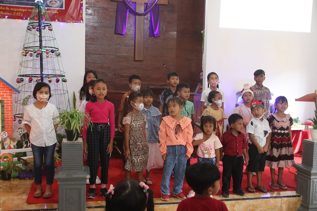 Sukacita Natal di GKJTU Jemaat Pengkolrejo