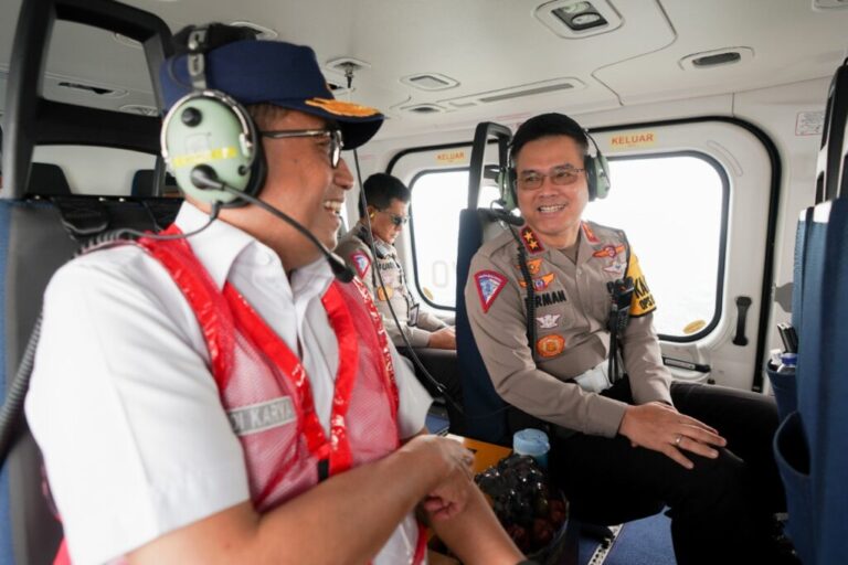 Kakorlantas dan Menhub Tinjau Arus Libur Nataru