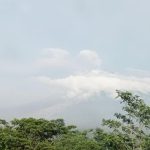 Gunung Semeru Masih Keluarkan Awan Panas Guguran Radius 1 KM